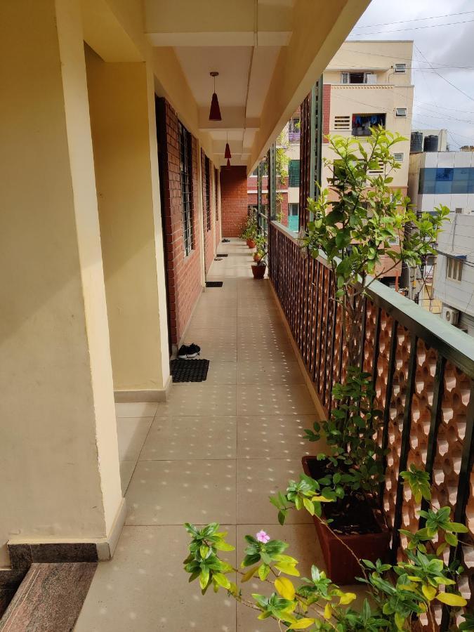 Fernandes Complex Hotel Bangalore Exterior foto