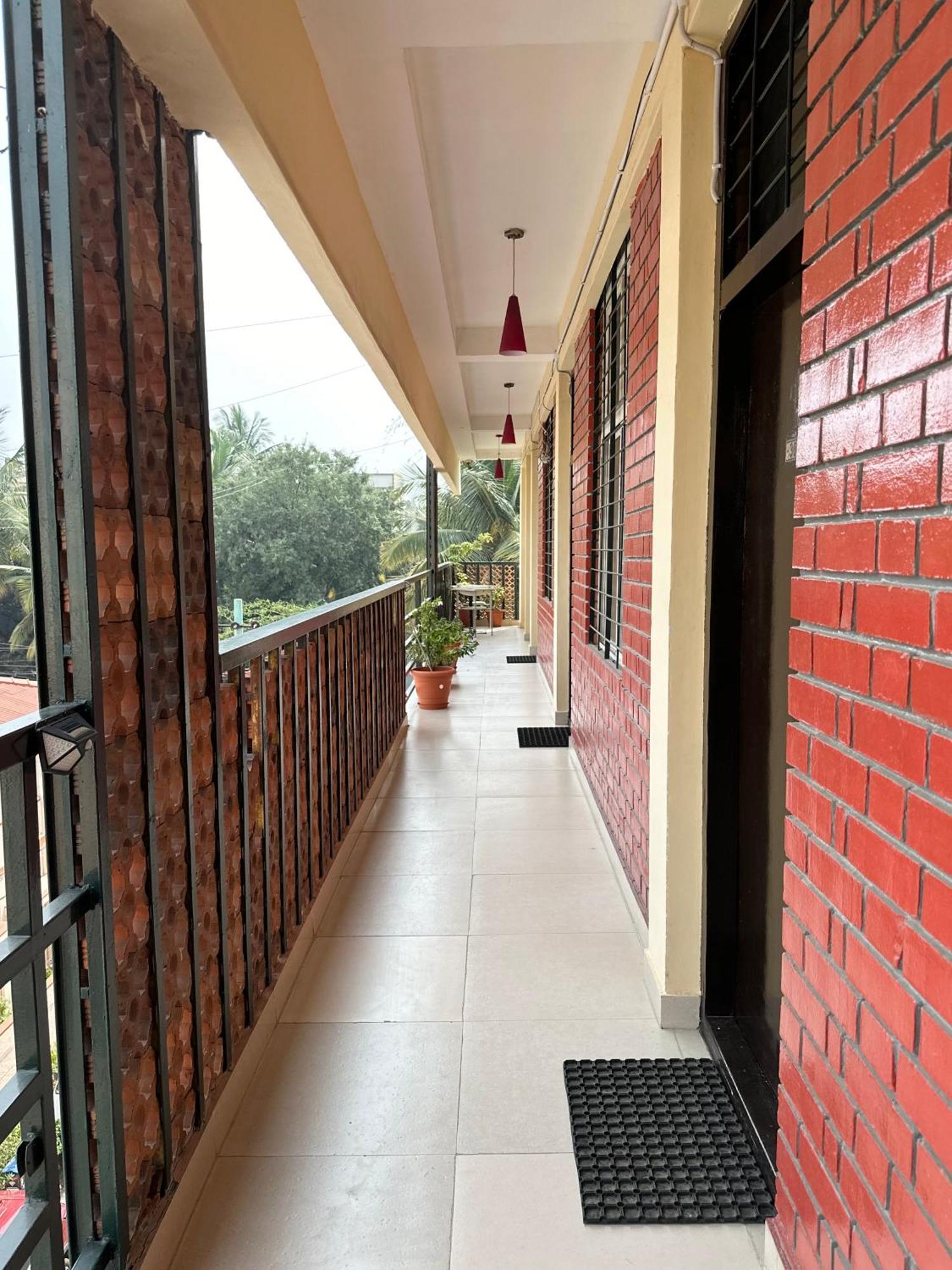 Fernandes Complex Hotel Bangalore Exterior foto